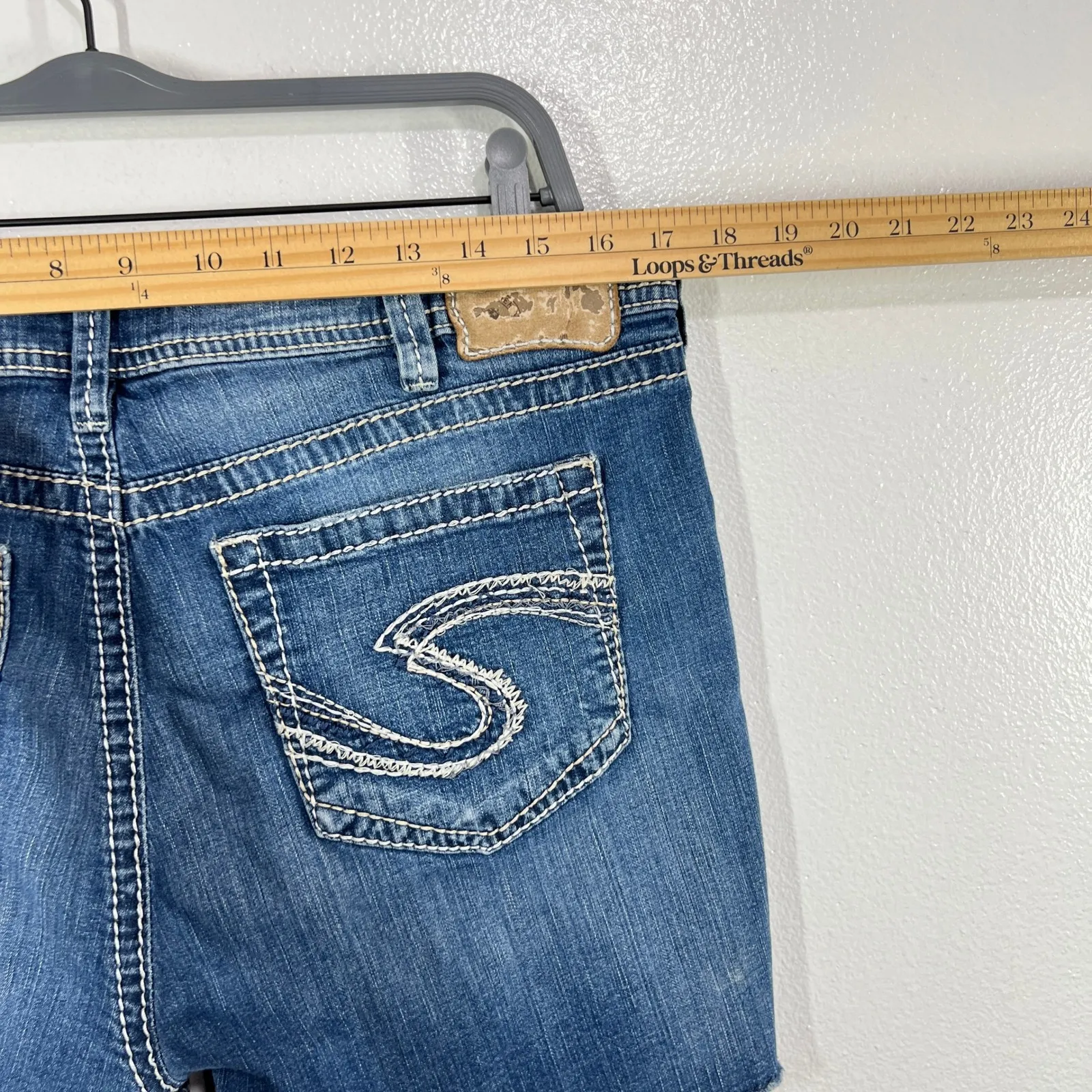 Silver Jeans‎ Co Natsuki Denim Shorts Womens W34 Mid Rise Frayed Cutoff Western - Image 7