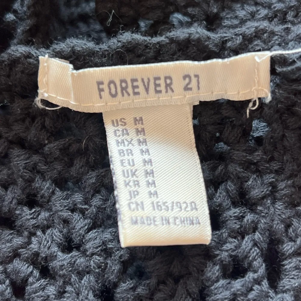 Forever 21 Black Crochet Cropped Top - Image 4