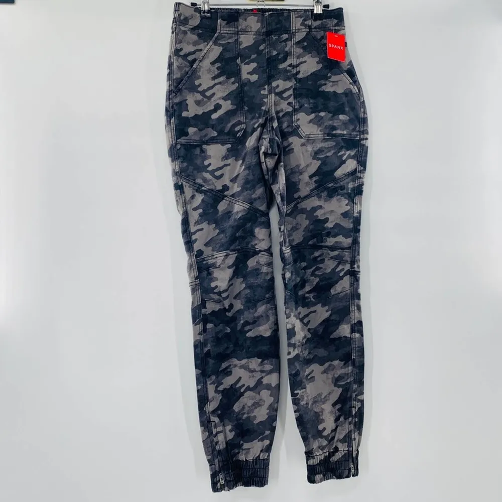 Spanx Blackwash Camo Stretch Twill Cargo Jogger Pants Size M 8/10 NWT - Image 3