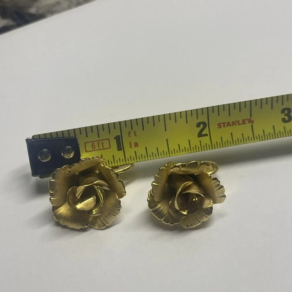 Vintage Signed Giovanni Gold Tone Metal Rose Flower Clip On Clip - Image 7