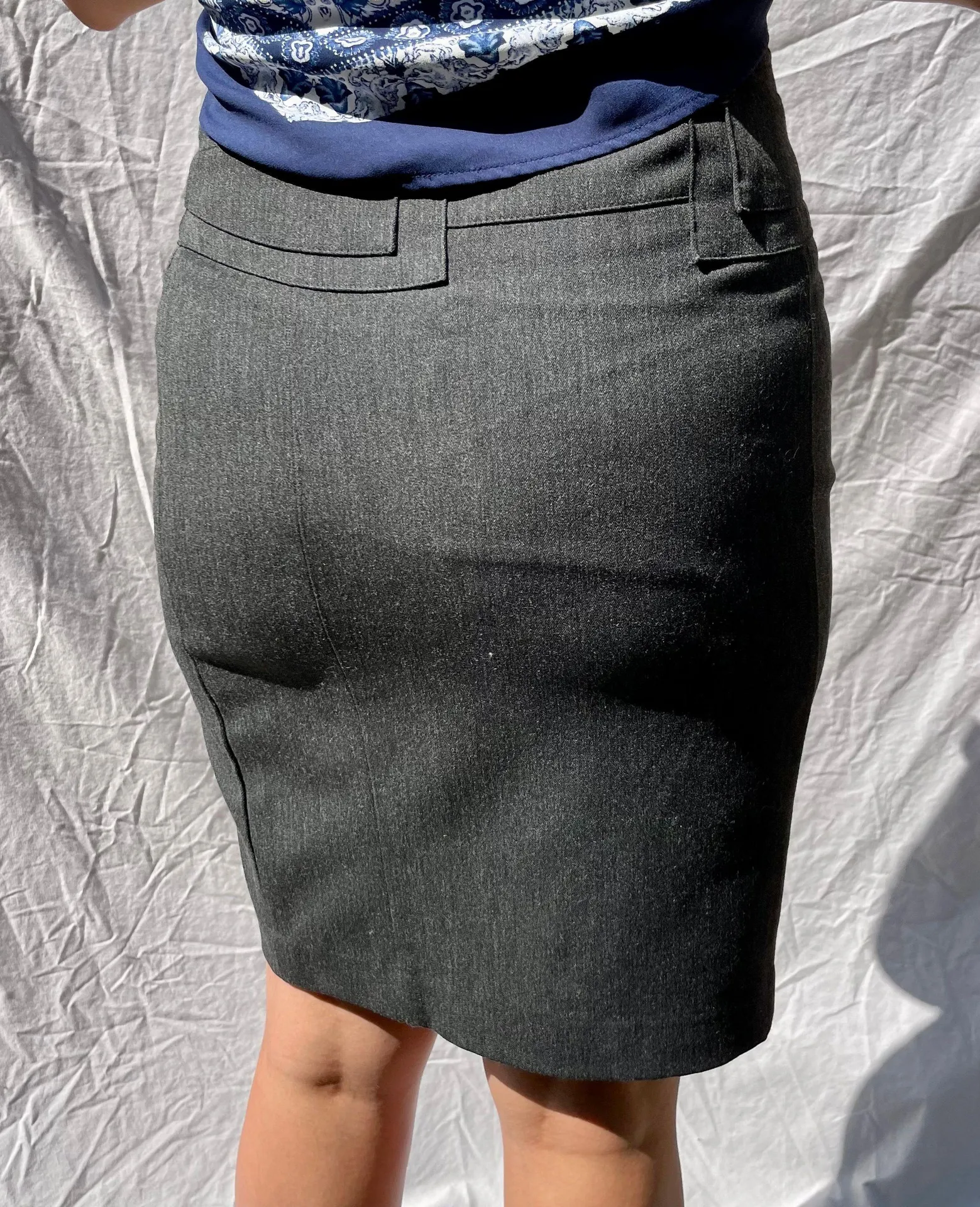 EXPRESS Women's Black High Waist Buckle Back Lined Casual Pencil Skirt - Image 4