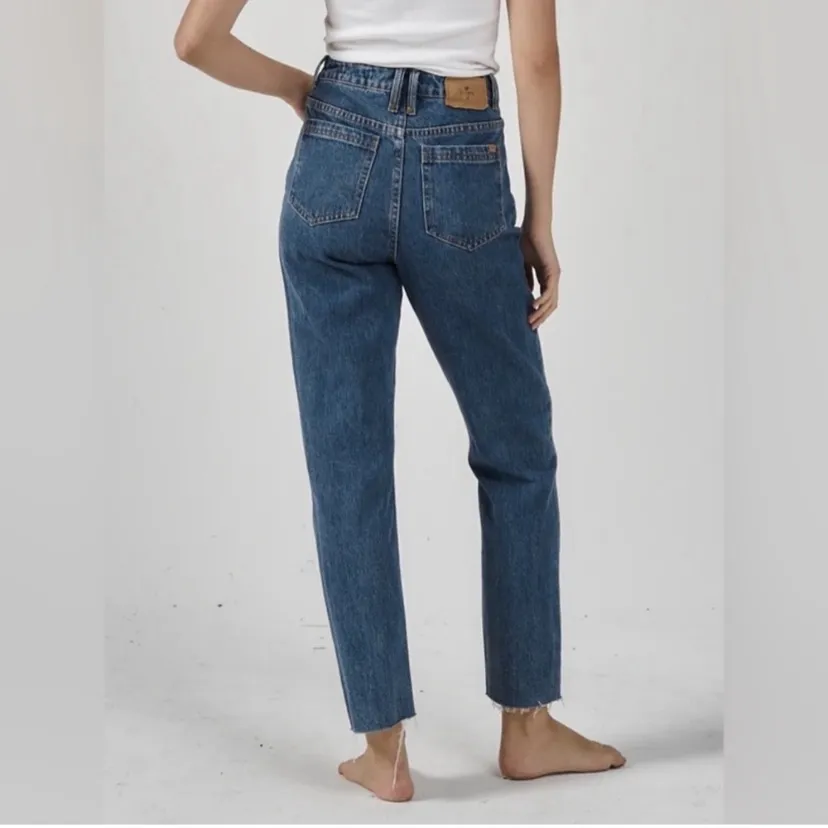 THRILLS Casey Straight Slim Barrel Jean Blue‎ Wash Raw Hem Straight Leg size 4 - Image 2