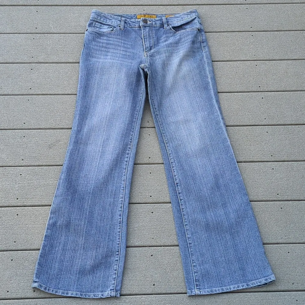 Seven7 Medium Wash Flare Jeans Size 10 - Image 2