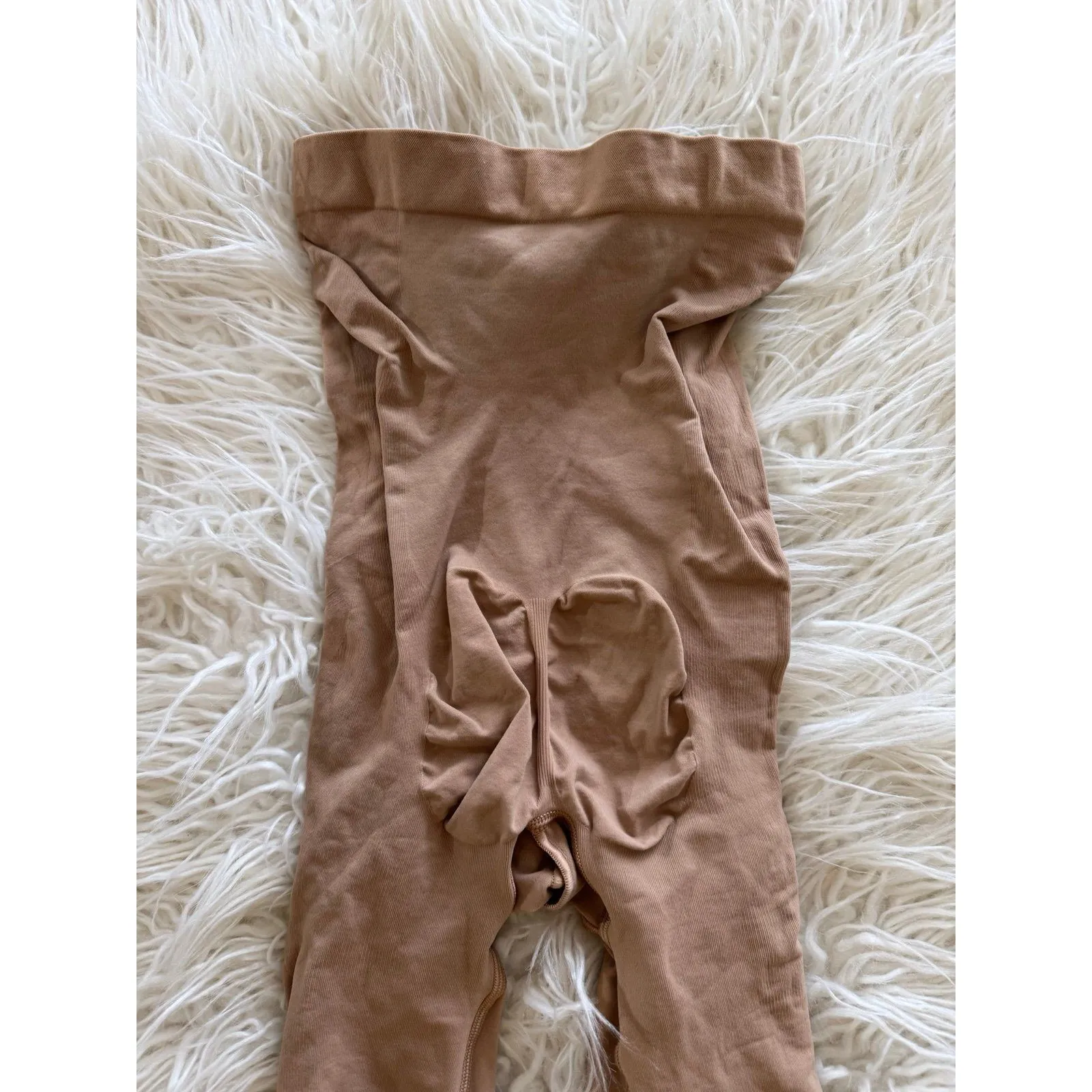 Skims Seamless Sculpt High Waisted Above The Knee Short Sienna Size Medium - Image 8