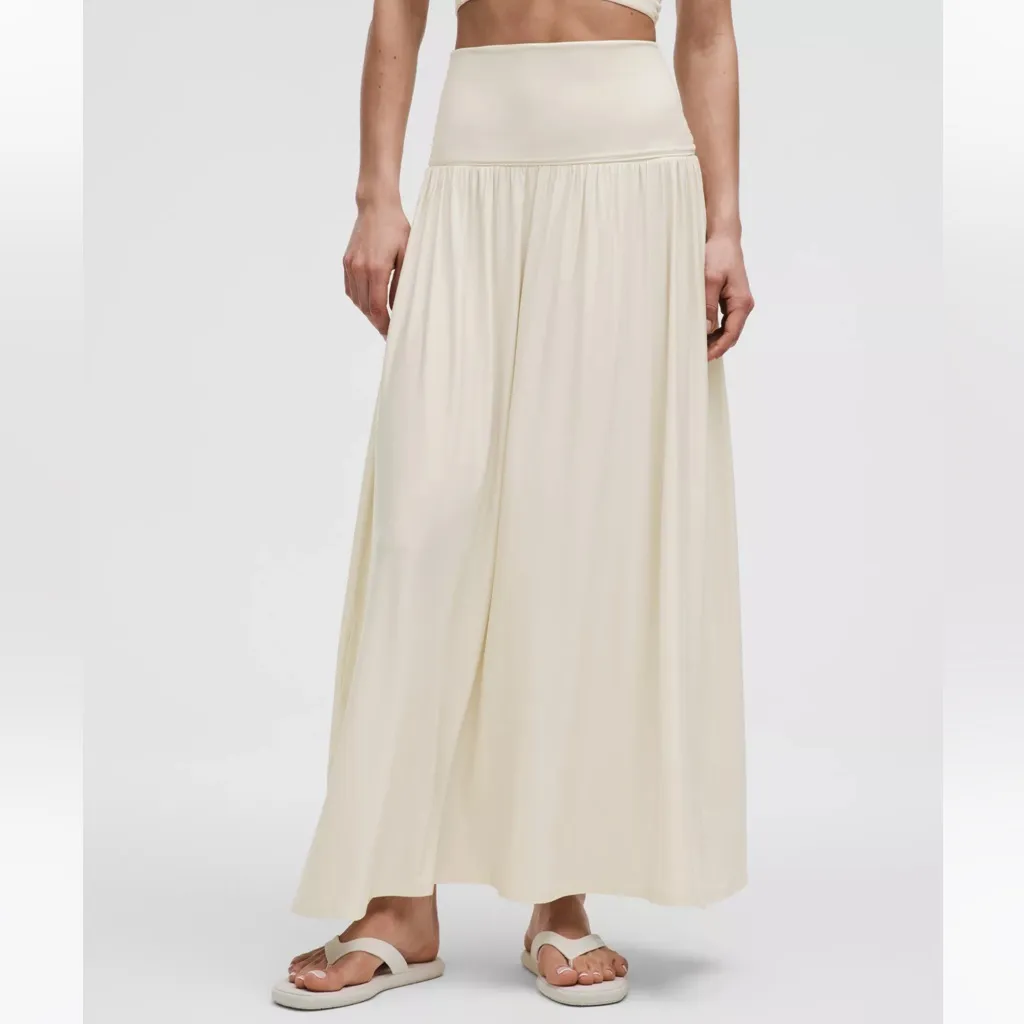 Lululemon 2 in 1 Maxi Dress in light ivory size XL - Image 2