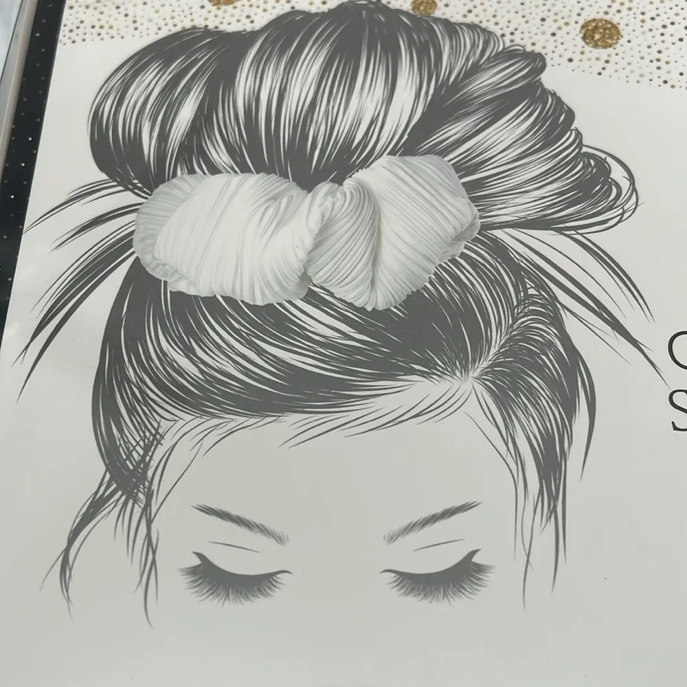 SCÜNCI The Original Scrunchie Oversized Scrunchie Box in Gift Box Jumbo NWT White - Image 4