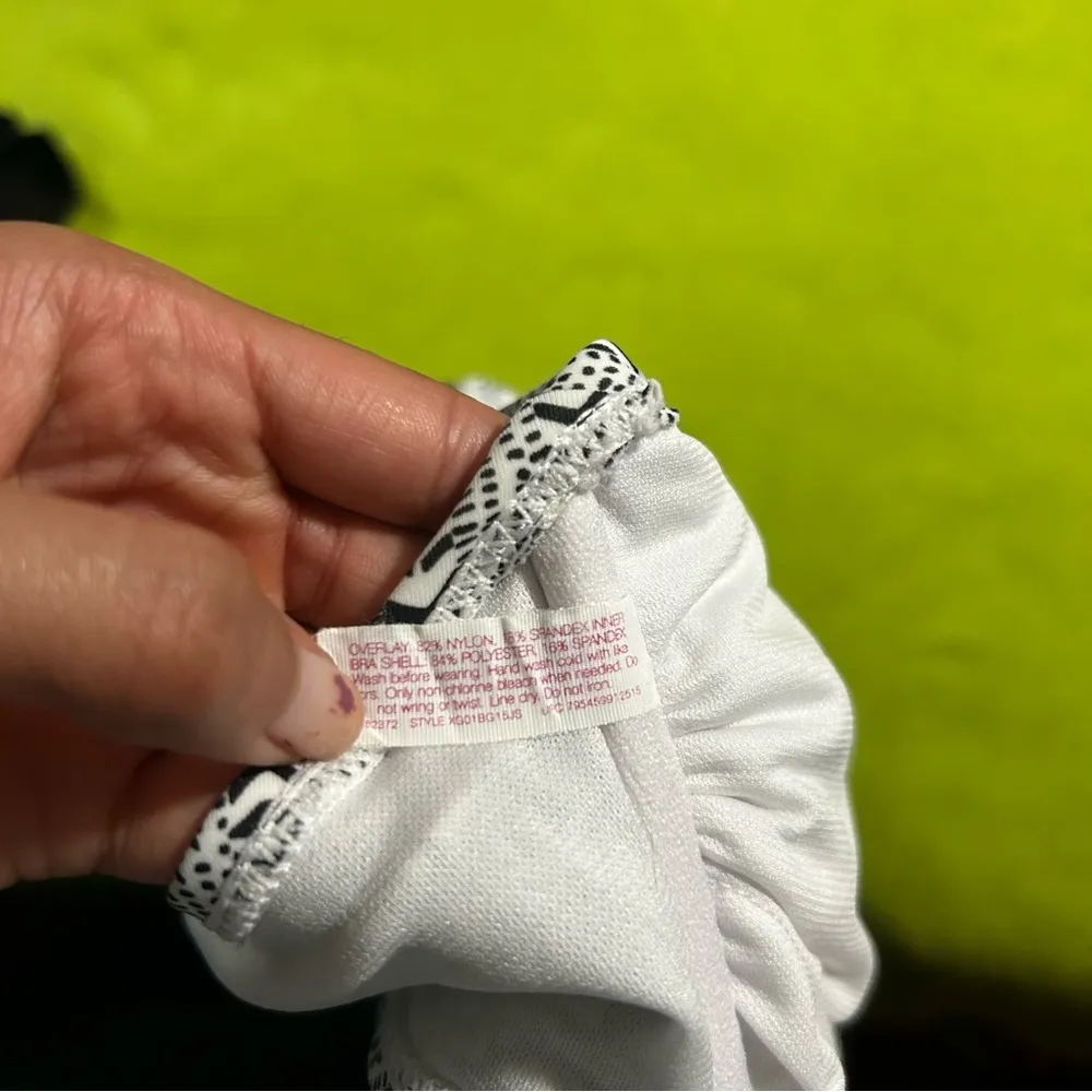 Black and White Crop Ruffled Bikini top - Image 5