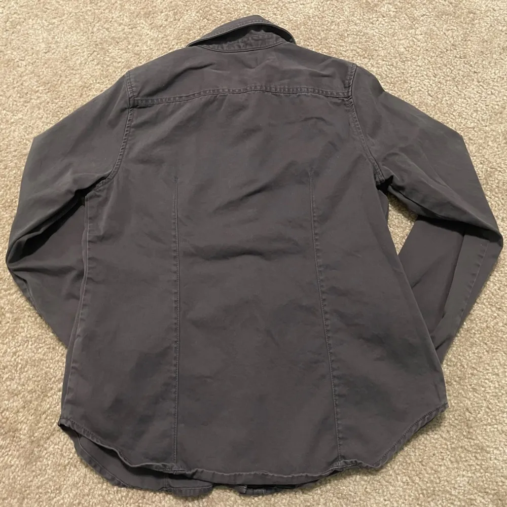 Women’s Madewell Darted Fitted Button-Up Shirt in (Re)generative Chino Size 6 - Image 11