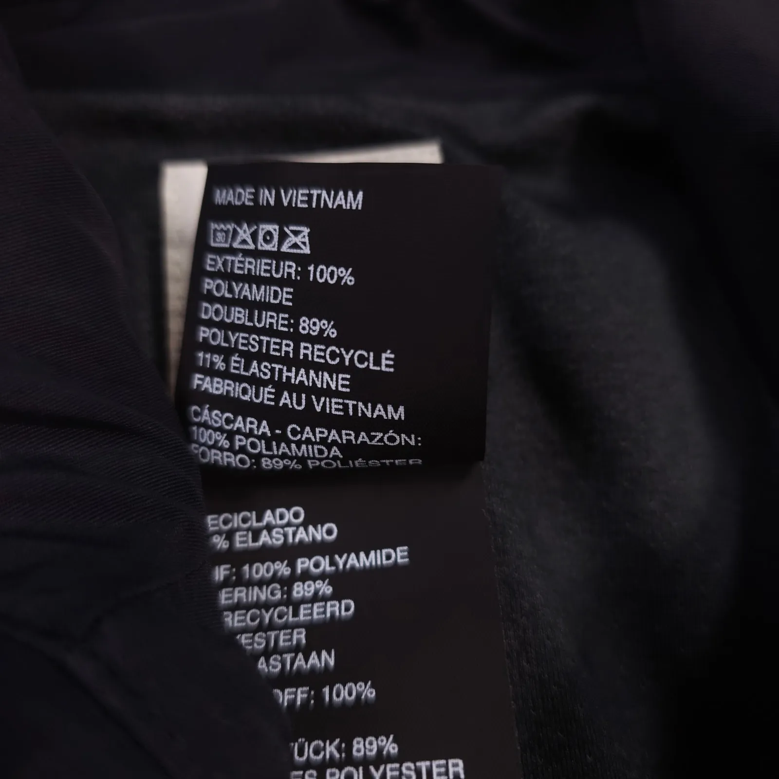 Vuori Elijo Rain Jacket Black Sz Small - Image 9