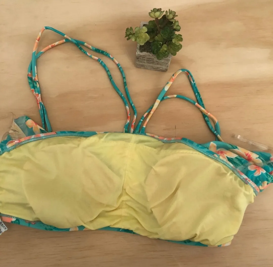 Halter floral Swim Top - Image 4