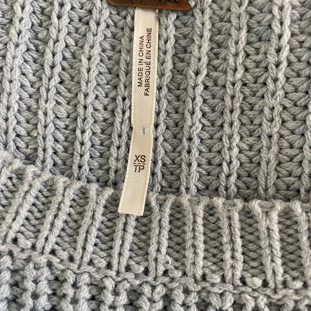 Free People Women's Light Blue Sweater - Image 4