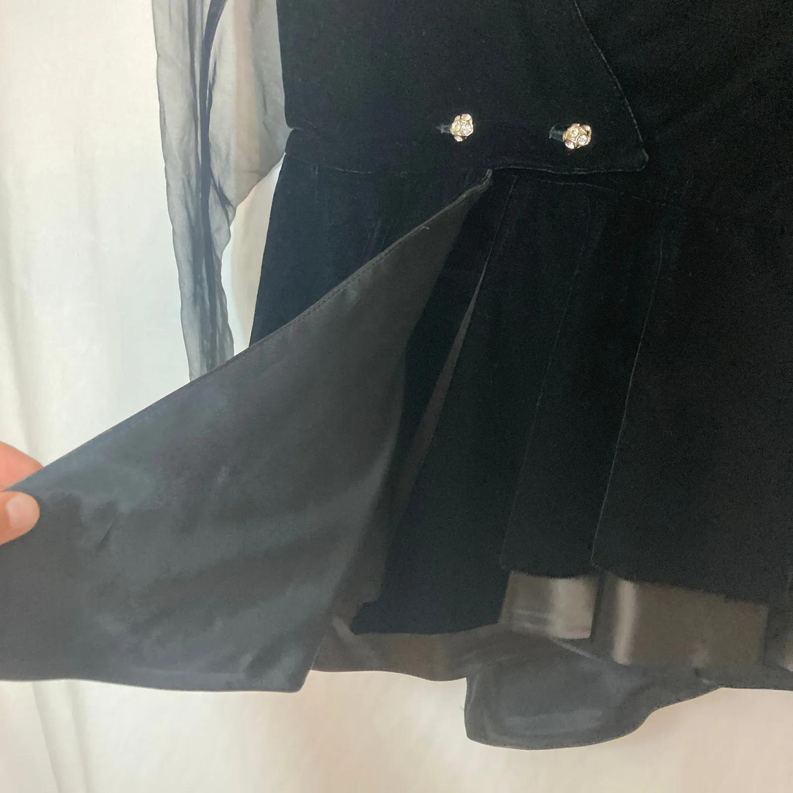 Vintage 80’s Karen Okada for David Howard Velvet Black Sequin Bow Skirt Set Suit Size 10 - Image 10