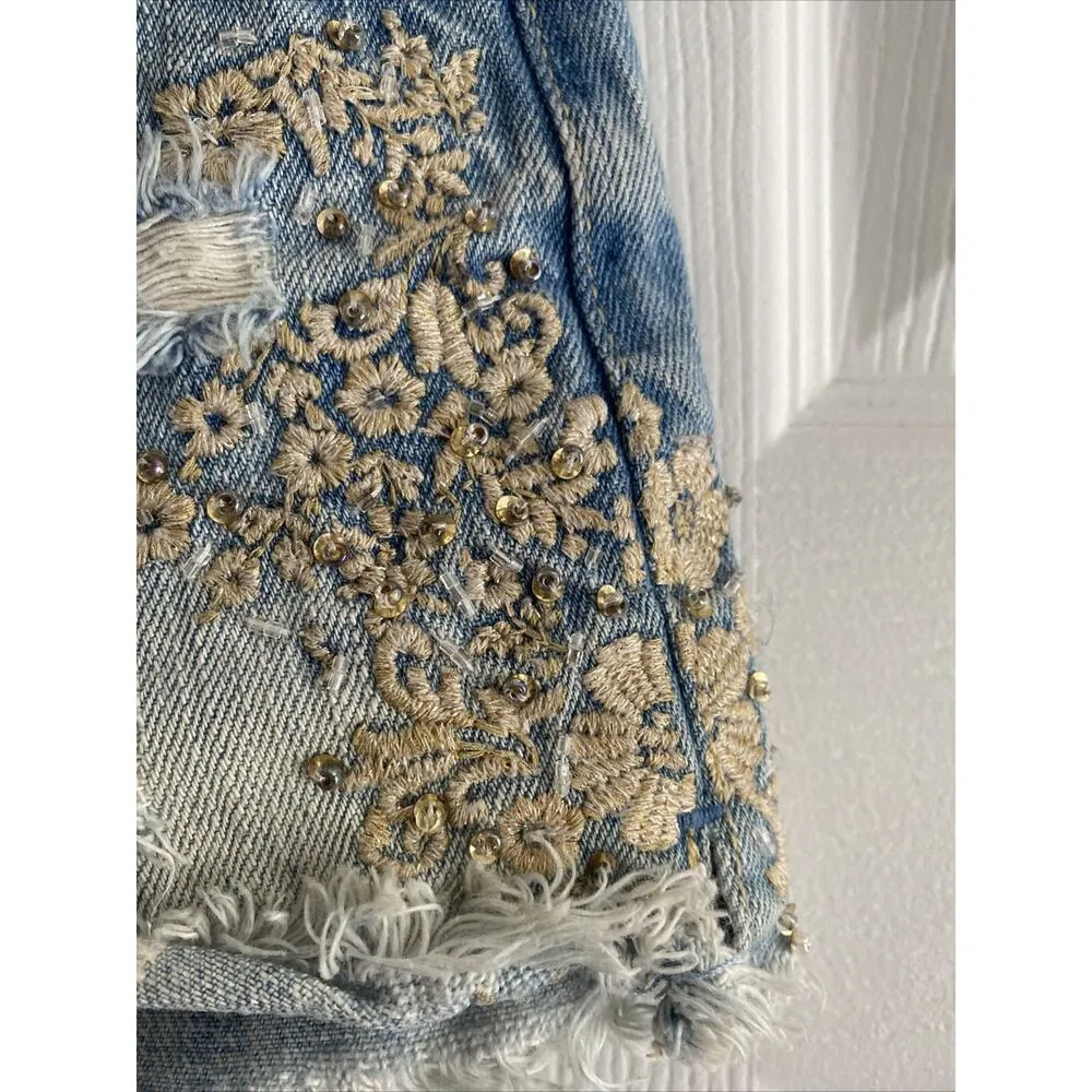 Abercrombie Fitch Women's 25 Distressed Denim Beaded Light‎ Wash Shorts Boho - Image 3