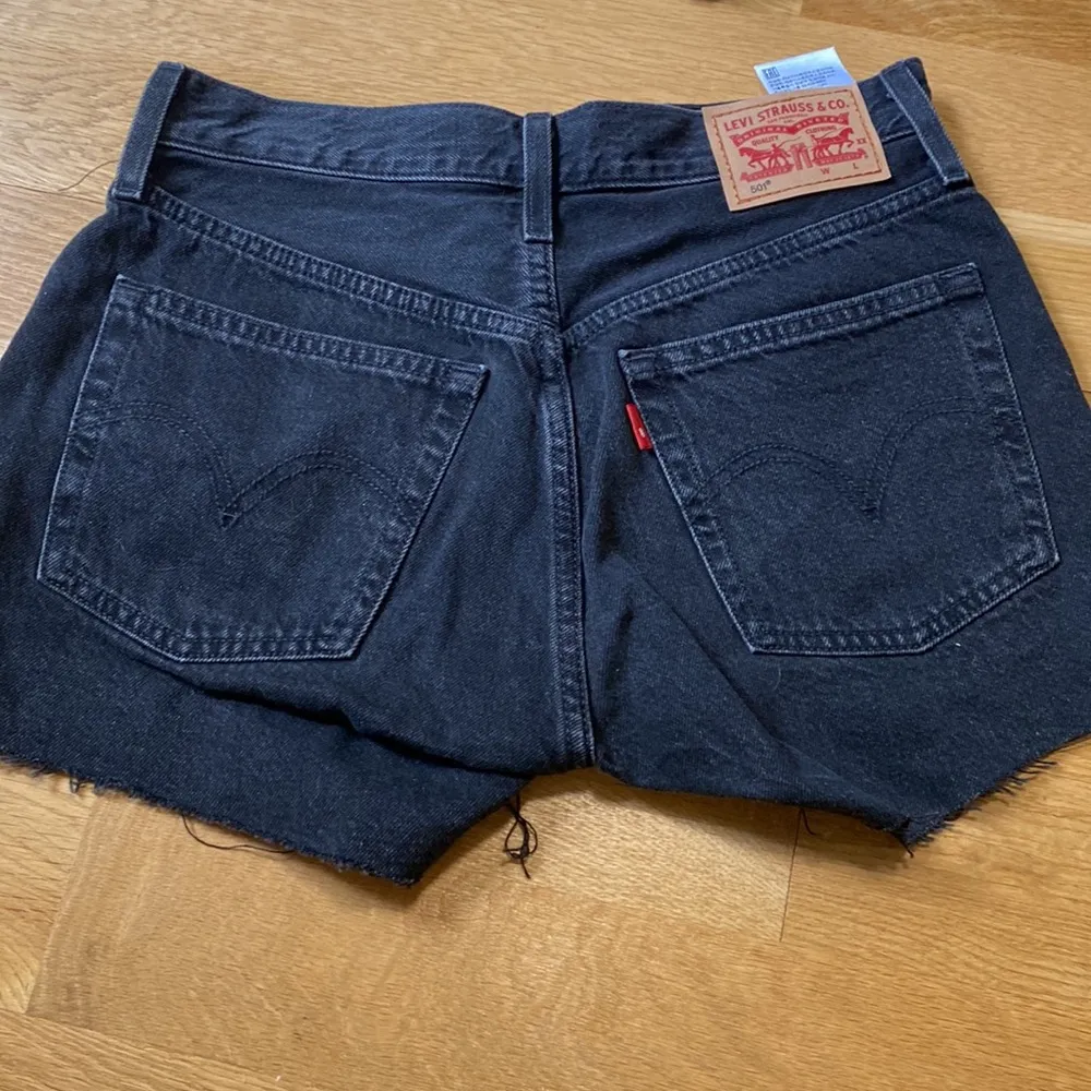 Levi’s 501 high waisted shorts size 24 - Image 2