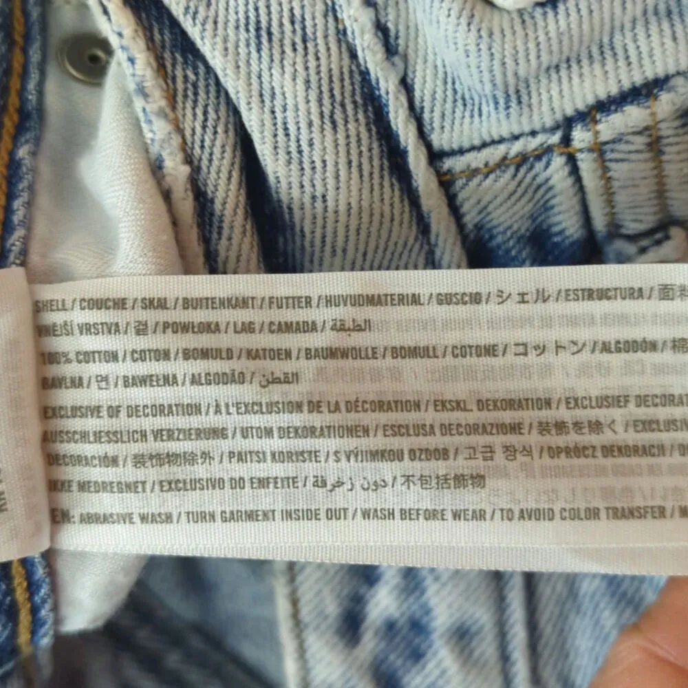 Abercrombie & Fitch Curve Love Light Wash Distressed High Rise Mom Jeans Size 27 - Image 6