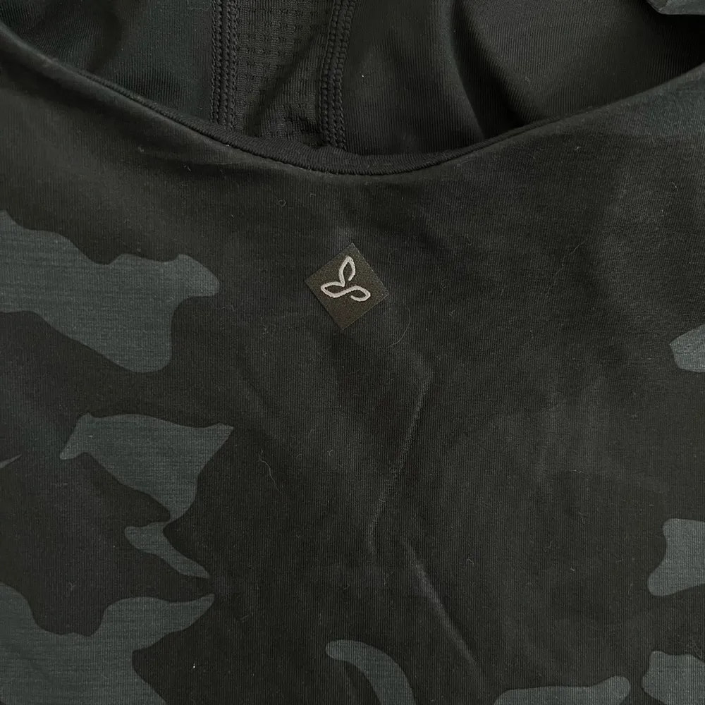 NWT Prana Layna Cross Back Built-in Bra Tank Top | Black Camo | Small - Image 7