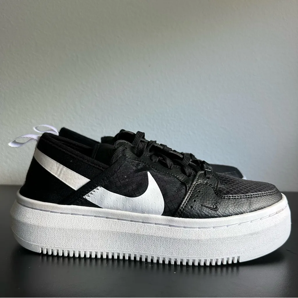 Nike Women's Court Vision Alta TXT Sneakers Size: 9 - Image 5