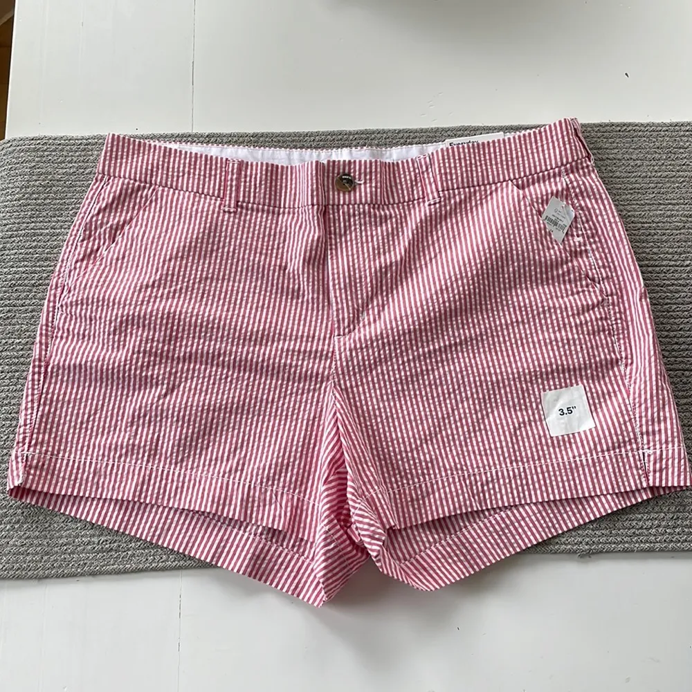 Old Navy Pink and White Striped Seersucker 3.5” Everyday Shorts Size 14 - Image 5