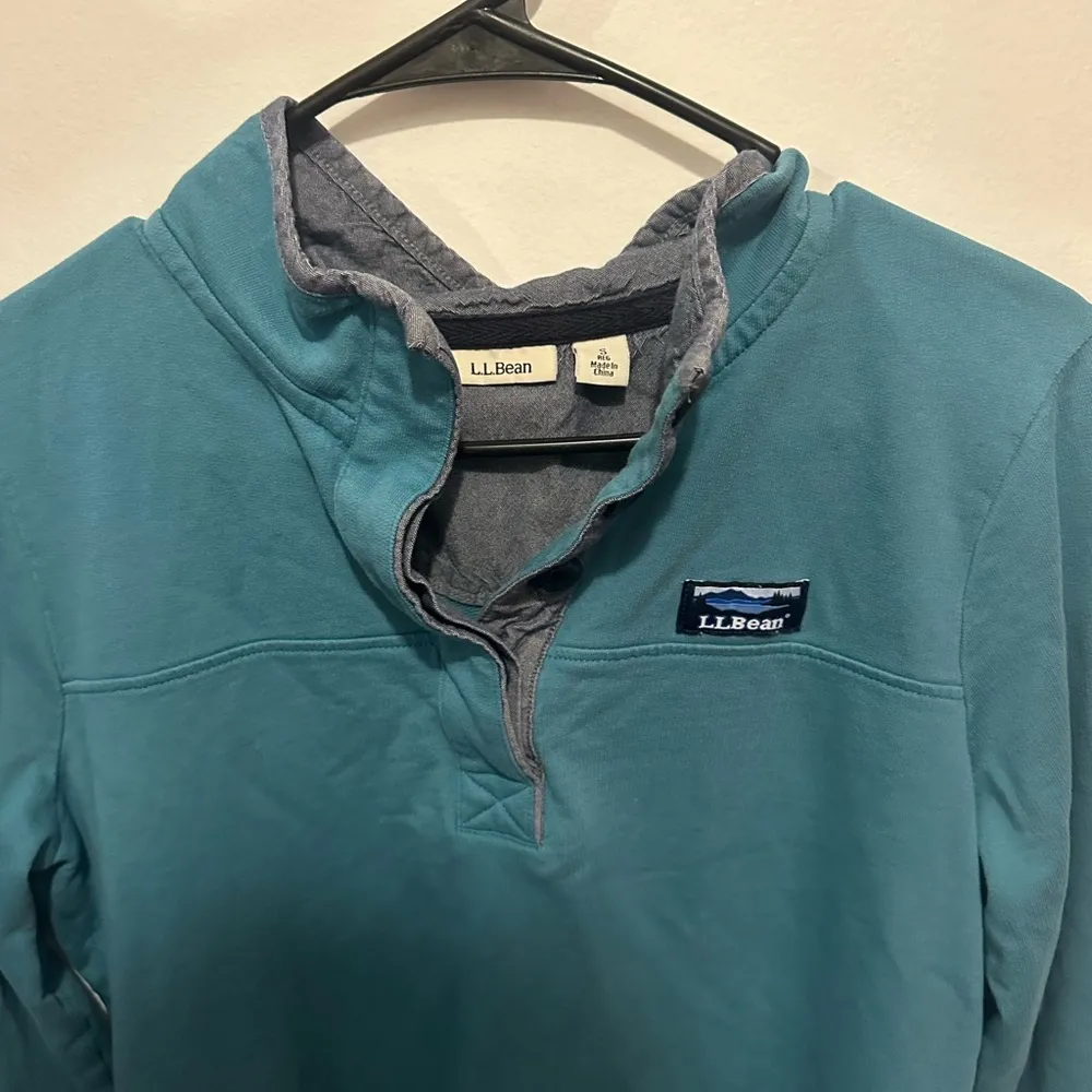 L.L. BEAN Long Sleeve Quarter Button Down Shirt small - Image 9