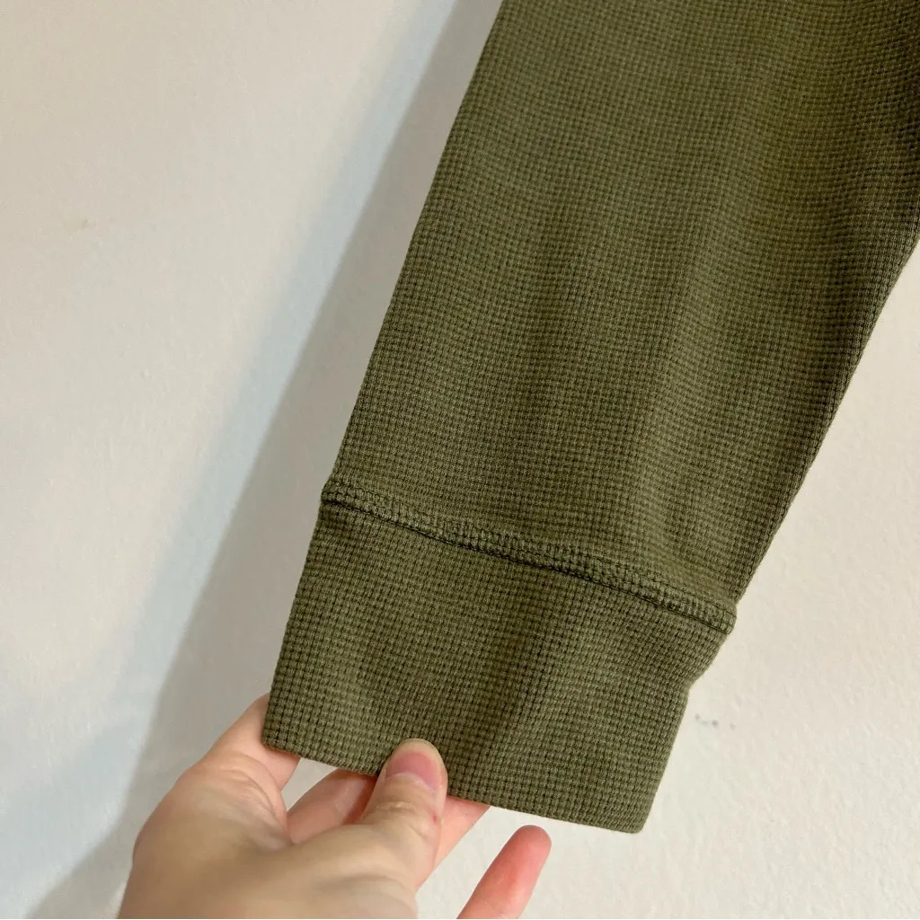 Public Rec Waffle Knit Pullover Hoodie in Olive Green Size Medium Travel Casual - Image 2