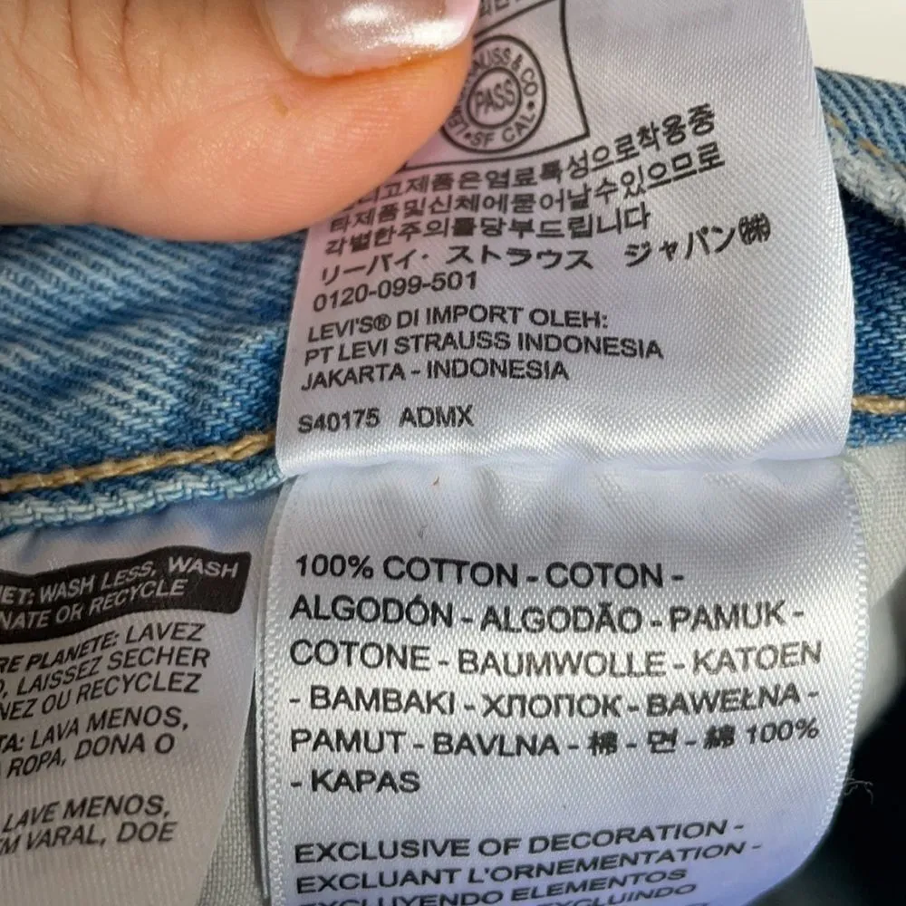 Levi’s 501 premium button fly distressed cutoff shorts. Size 24 - Image 14