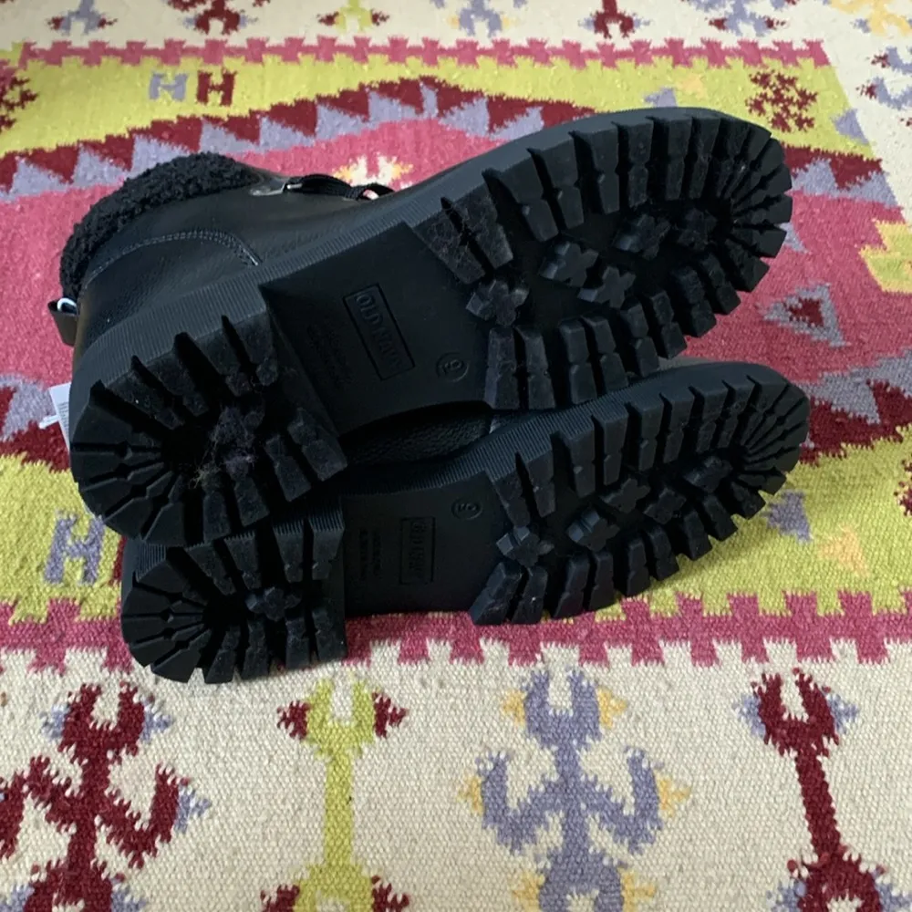 Old Navy Faux Leather Boots (Sz 9) Black Lace Up Faux Sherpa NWT - Image 7