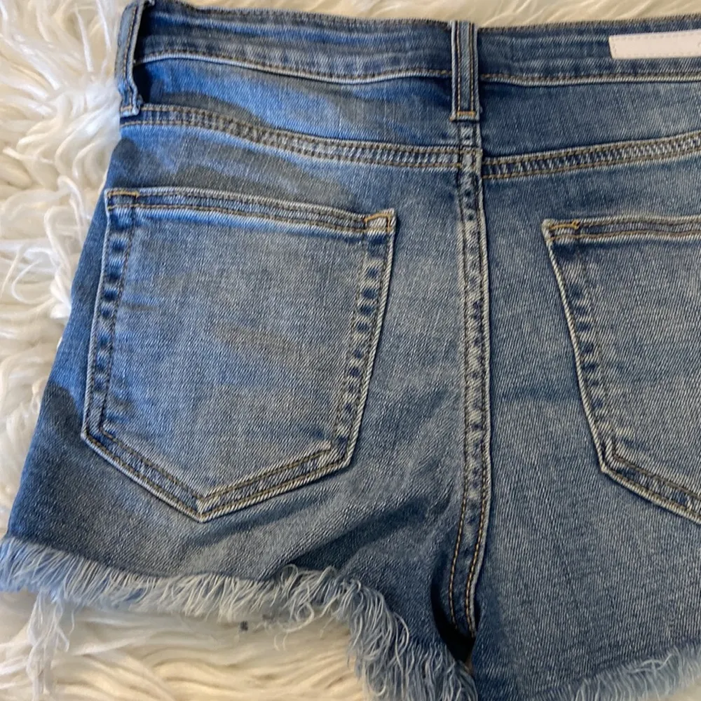 CEELO distress jeans  shorts size S excellent condition - Image 7