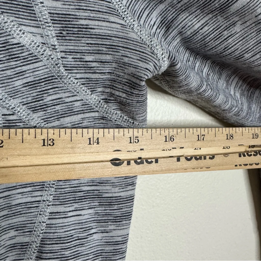 Lululemon ladies athletic wear Gray Full-Zip define Jacket SZ 4 gym working out - Image 7