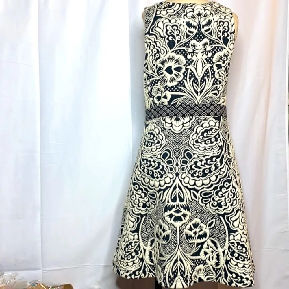 Anthropologie ETTTWA Floral Brocade Valery Dress M - Image 8