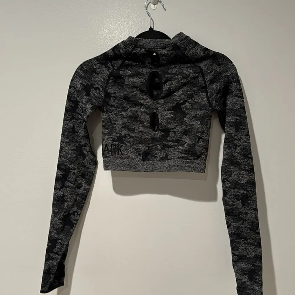 Gymshark Camouflage Seamless Crop Top Size M - Image 9