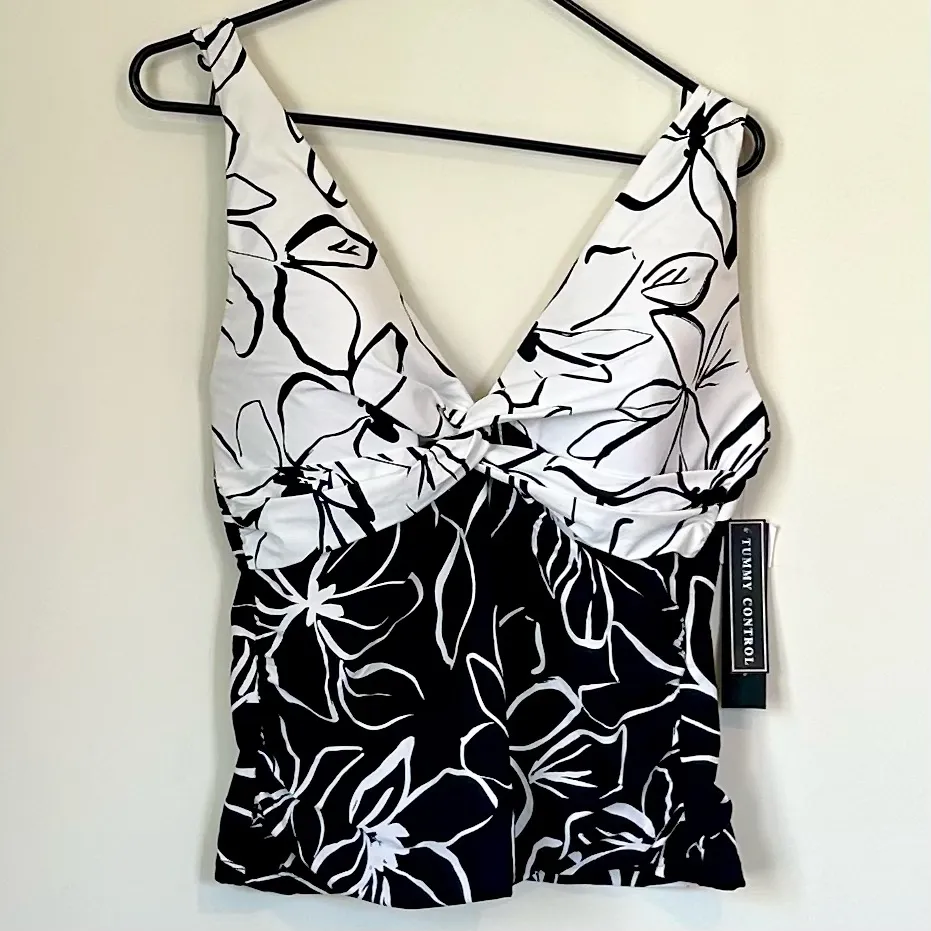 NWT La Blanca Moonlit Silhouette Black Twist Front Tankini Swim Top - Size: 14 - Image 2