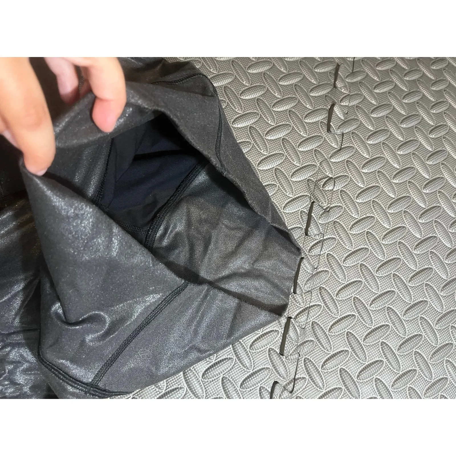 Lululemon Womens Metallic Shiny Black Leggings Align High Rise Shine Fits Size 6 - Image 3