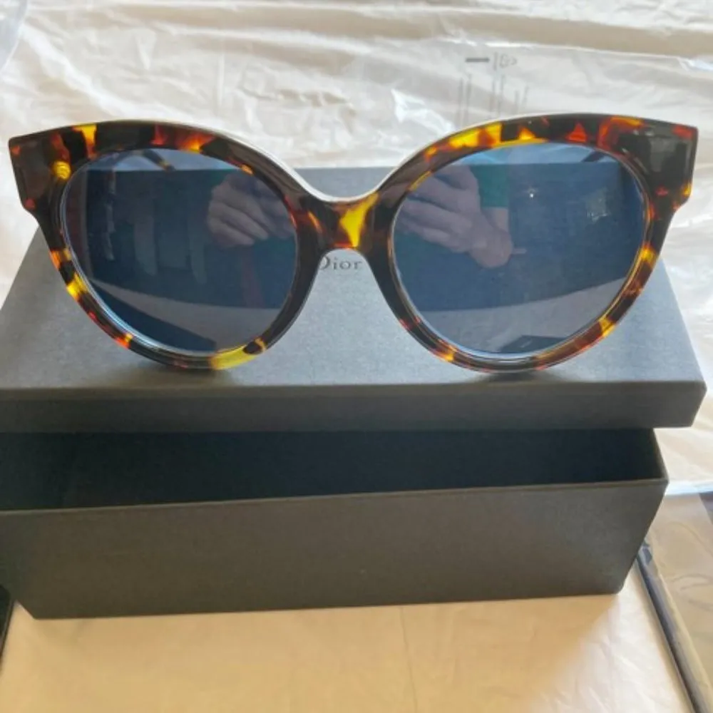 Dior VeryDior1 chrome tipped tortoise & blue tint angled arms cat eye sunglasses - Image 12