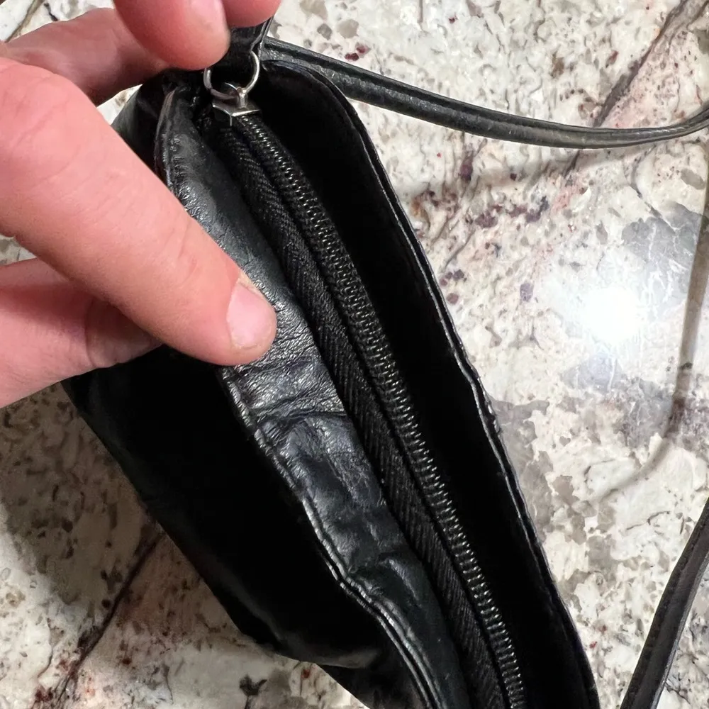 Women’ LuLu Black Shoulder Bag Purse - Image 6