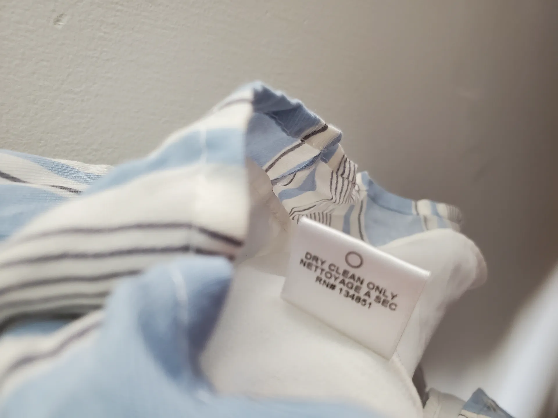 WAYF Women's Size S Blue and White Stripe Side Pocket Cold Shoulder Mini Dress - Image 7