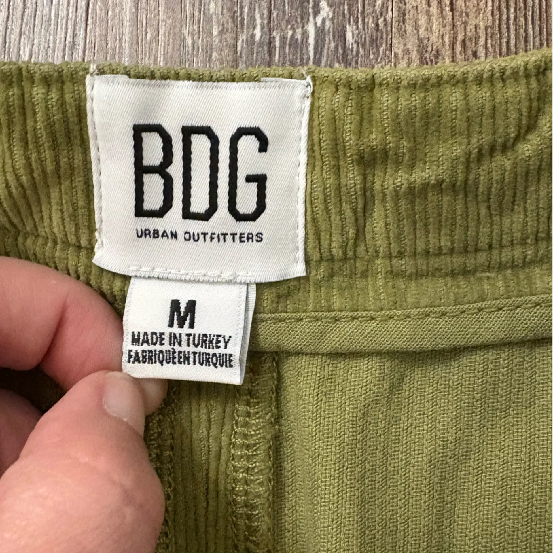 BDG Urban Outfitters Green Pleated Corduroy High Waisted Mini Skirt Size Medium - Image 10