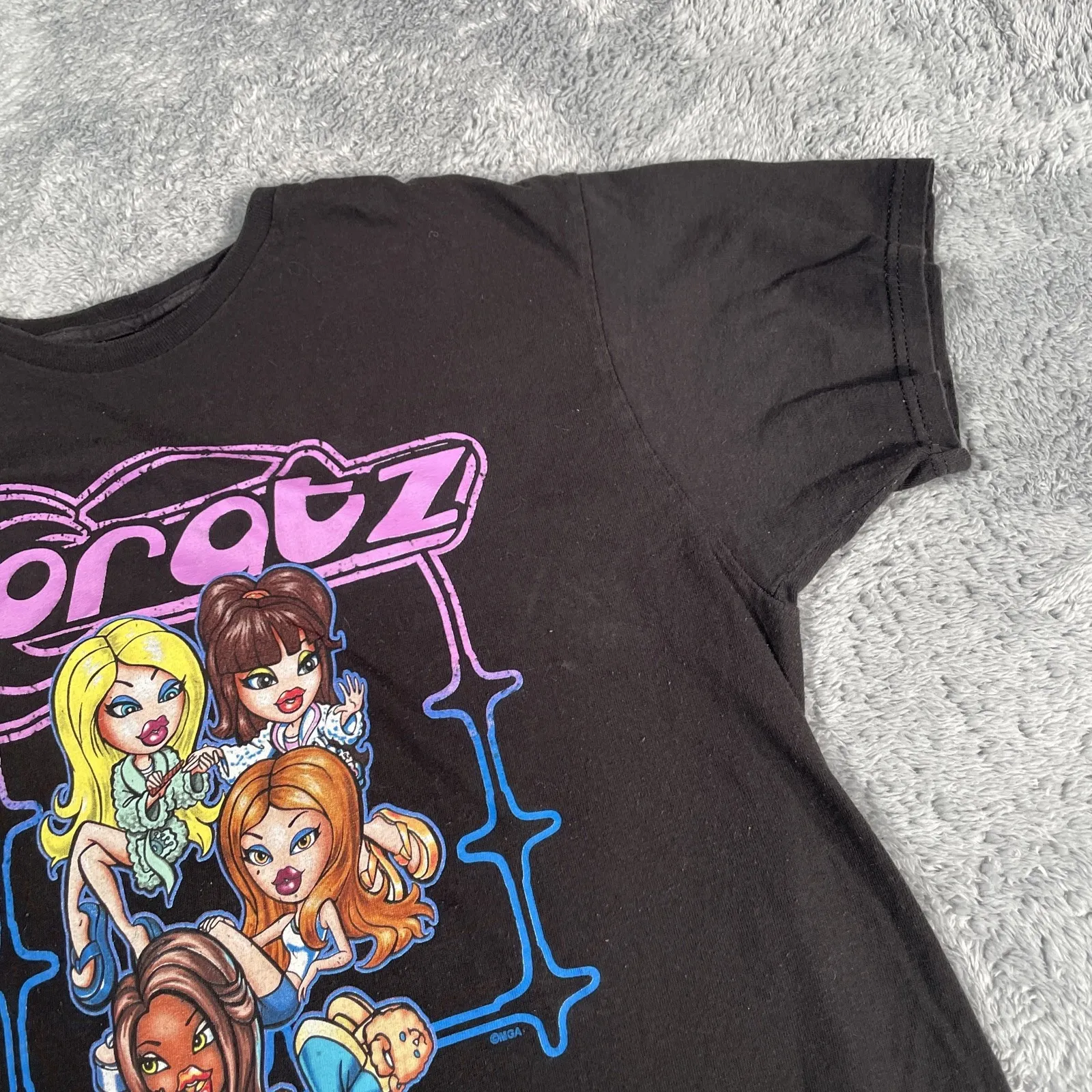 Y2K Tee Shirt SZ L Bratz 2000s Graphic Grunge Fairy Skater Black Neon MGA Size L - Image 4