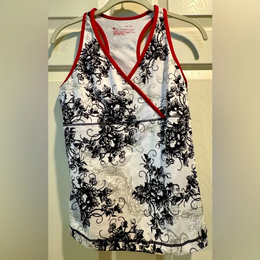 Tek Gear white black red workout top activewear - floral design - size medium - Image 4
