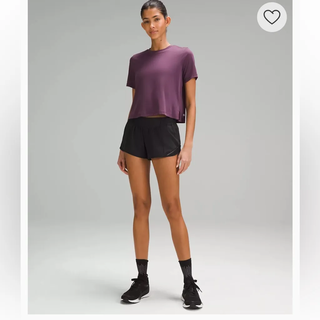 lululemon hotty hot shorts black size 6 - Image 2