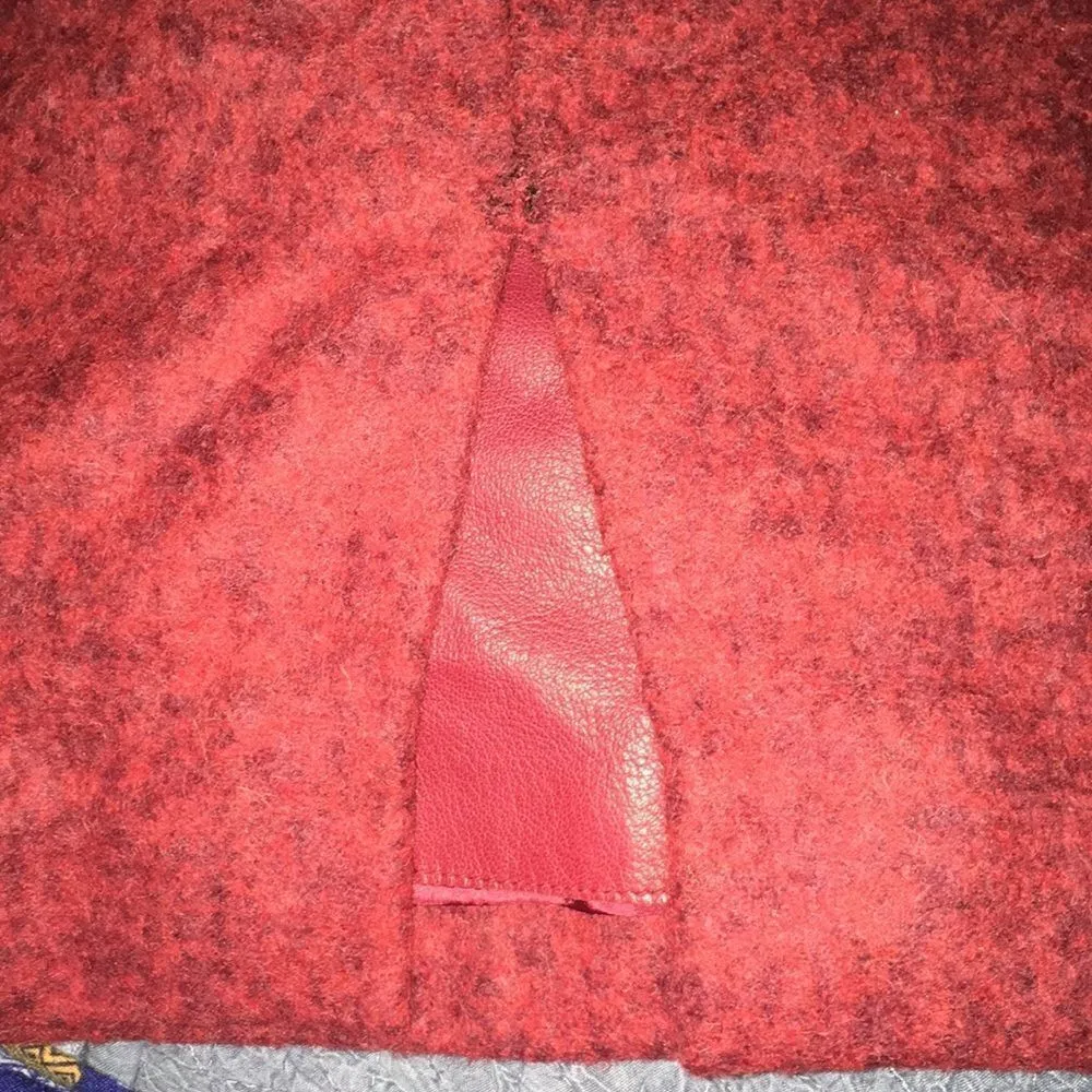 Akris two tone red wool pencil skirt, front slit with faux leather panel behind - Image 5