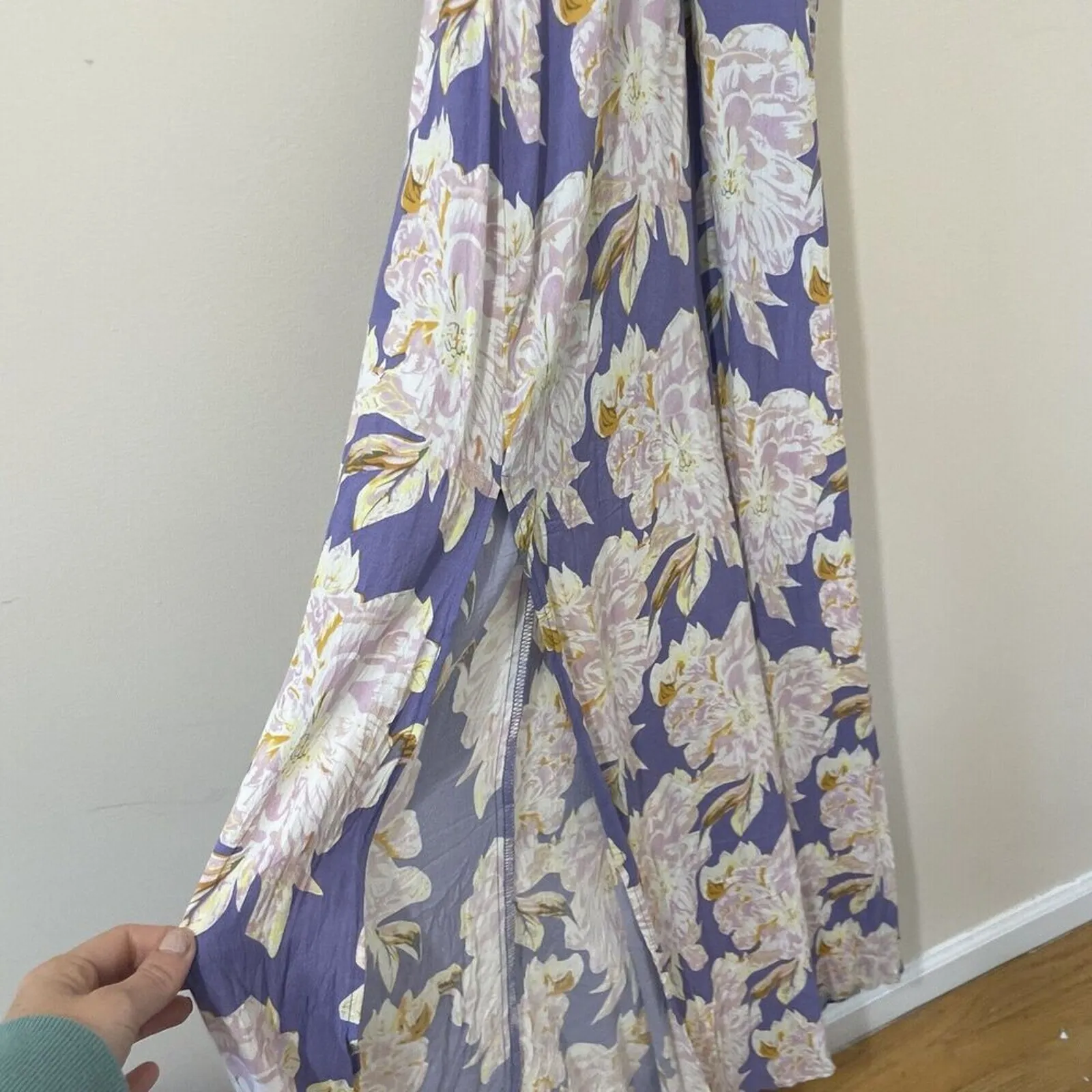 ASTR The Label Pandora Maxi Dress Size M Purple Lavender Floral V - Image 4