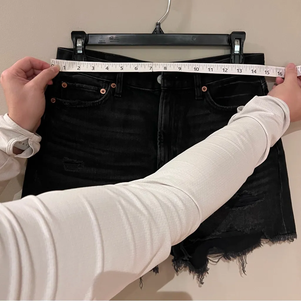 American Eagle High Rise Jean Shorts Size 4 - Image 4