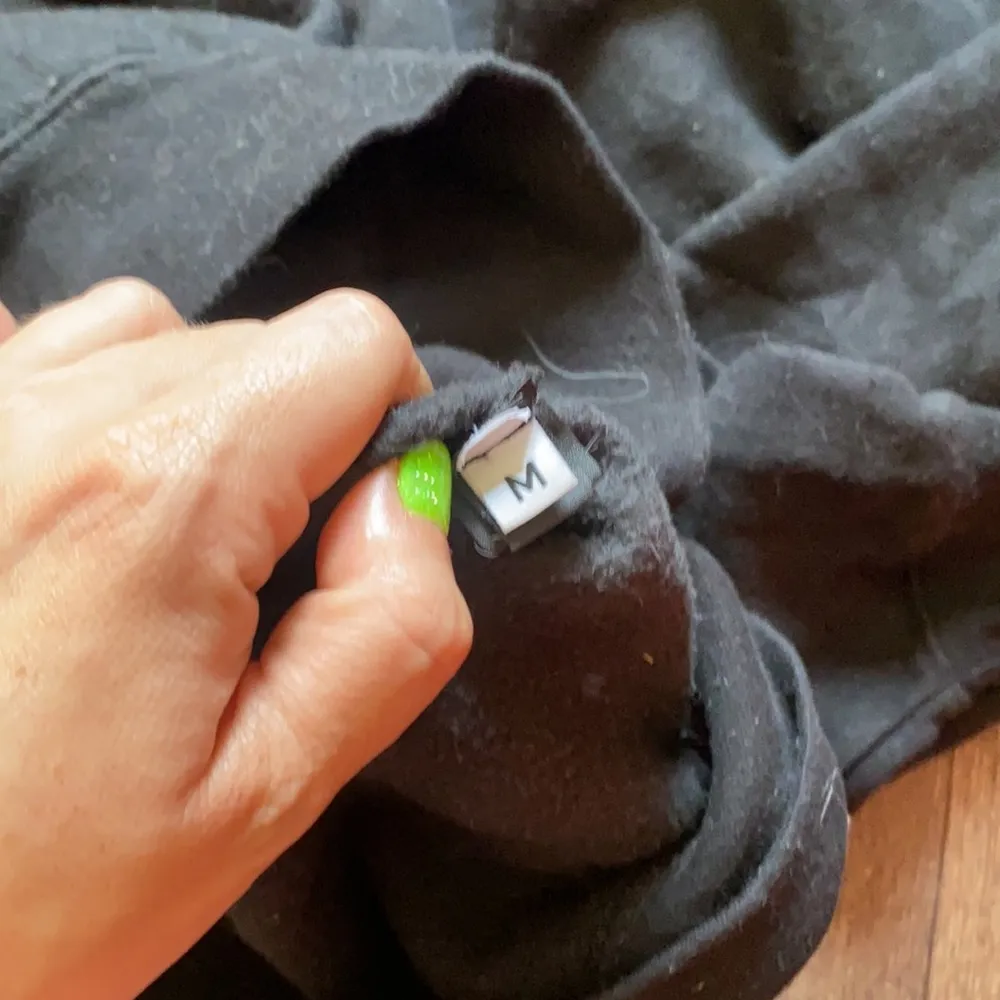 Fantasy Hoodie Size M - Image 4