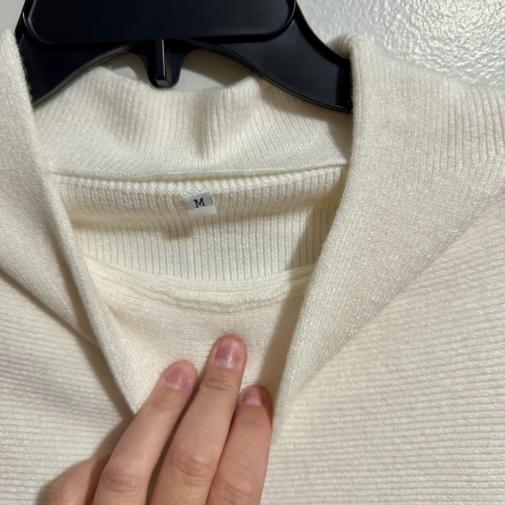 Elegant Cream Boatneck Sweater (1029) Size M - Image 3