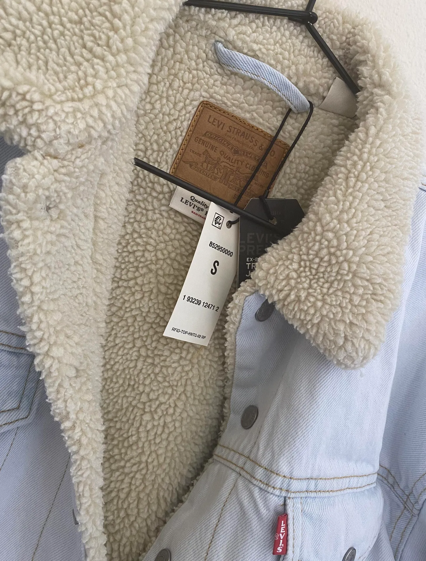 Cropped Dad Sherpa Trucker Jacket - Image 6