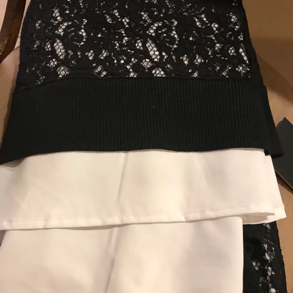 Simple Vera  Long sleeve black sweater - Image 4