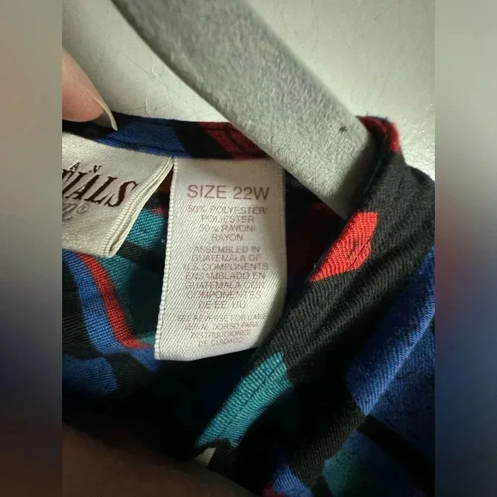 Essentials women’s shirt Vintage‎ 90s abstract blouse fits like XXL size 22W Blue - Image 5