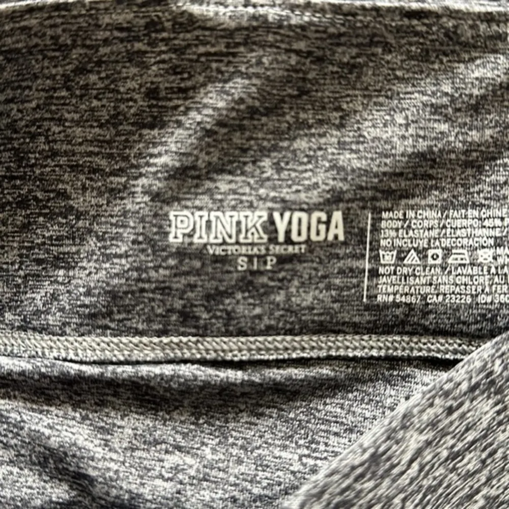 Pink Victoria's Secret Gray Heather Leggings Pink Trim Gym Size Small EUC #7601 - Image 4