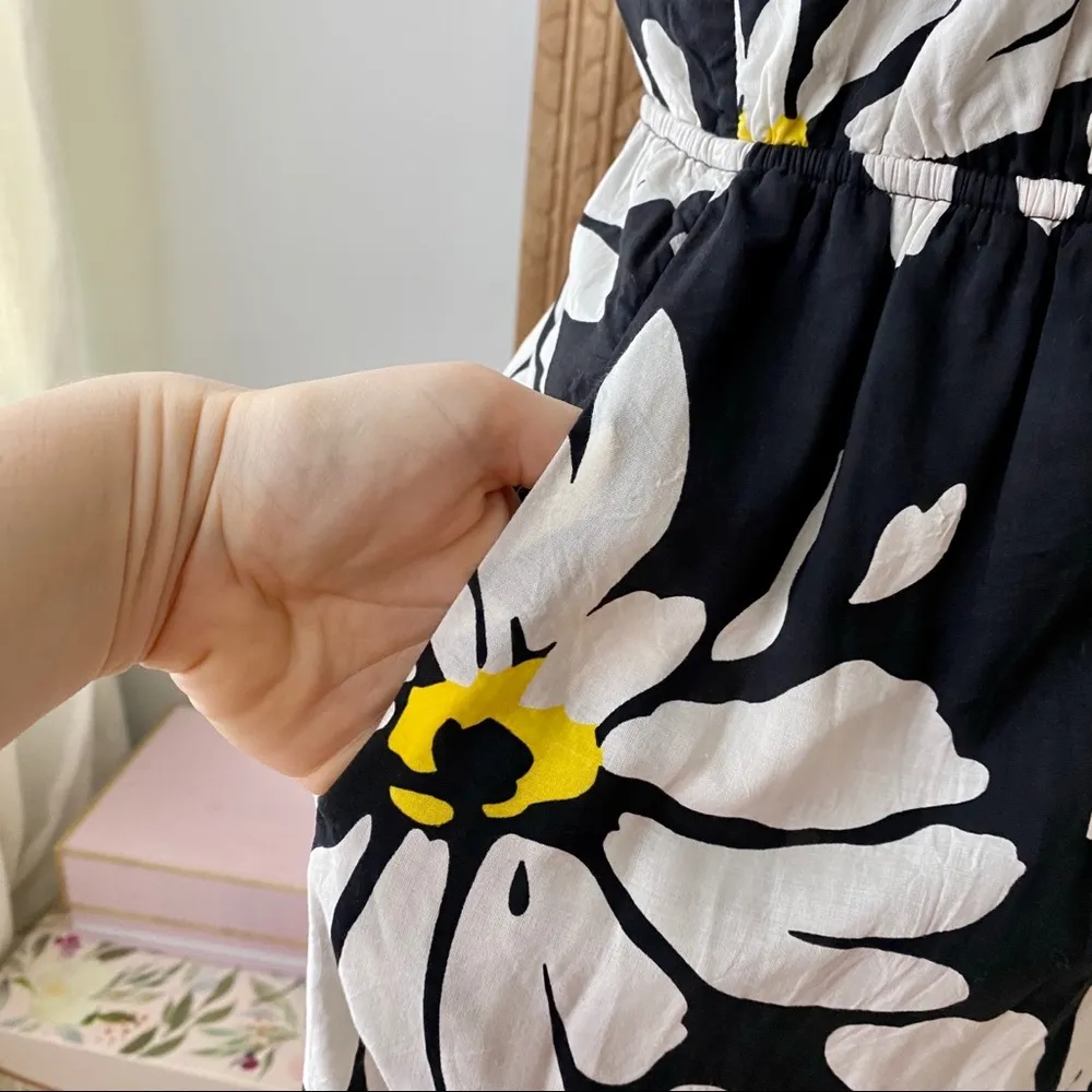 🌼Old Navy🌼Watercolor Daisy Black Strappy Dress - Image 4