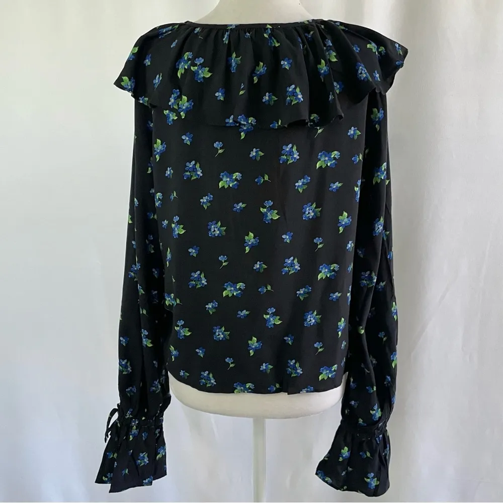 New  Floral Ruffle V-Neck Long Sleeve Blouse Black Blue Size Medium - Image 10